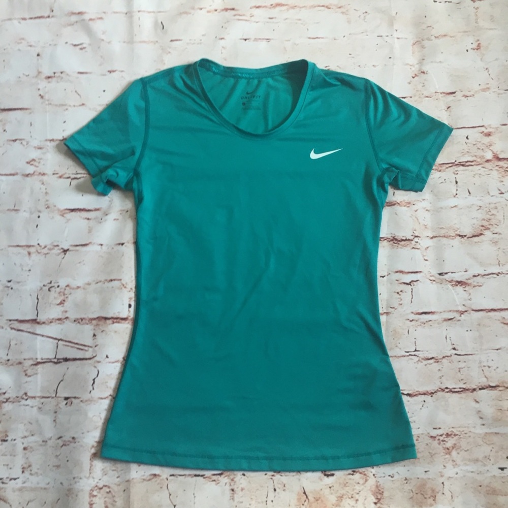 Women's Nike Active T Shirt Size Large